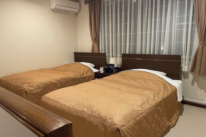Room 13 of 68