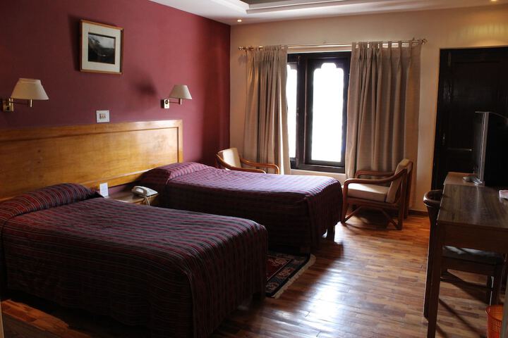 Room 5 of 10