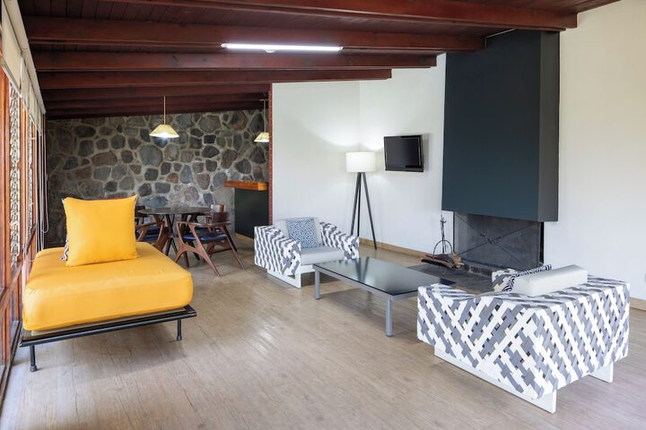 Room 2 of 57