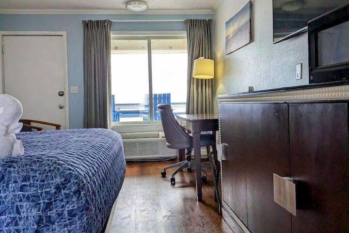 Room 16 of 43