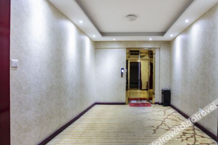 Hotel Interior 10 of 27