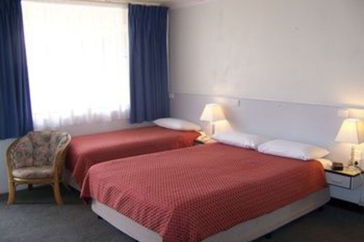 Room 5 of 10