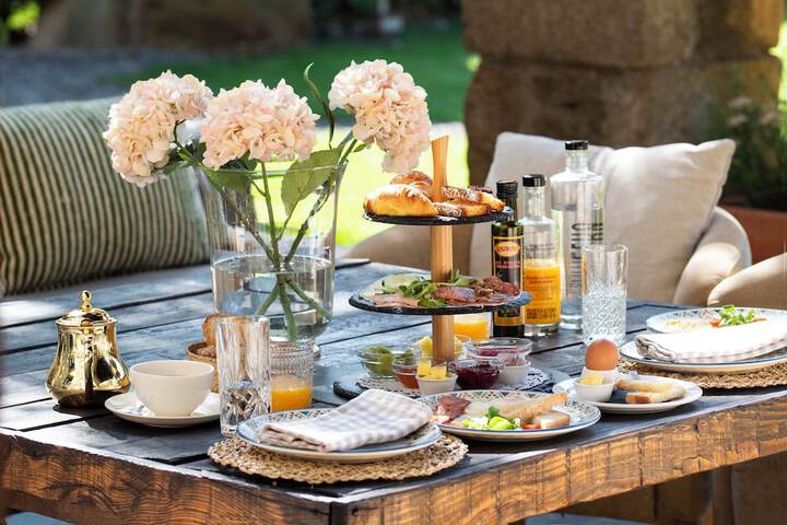 Breakfast/Coffee Service 73 of 76