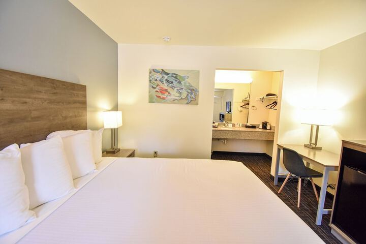 1 King Bed (6 of 6)