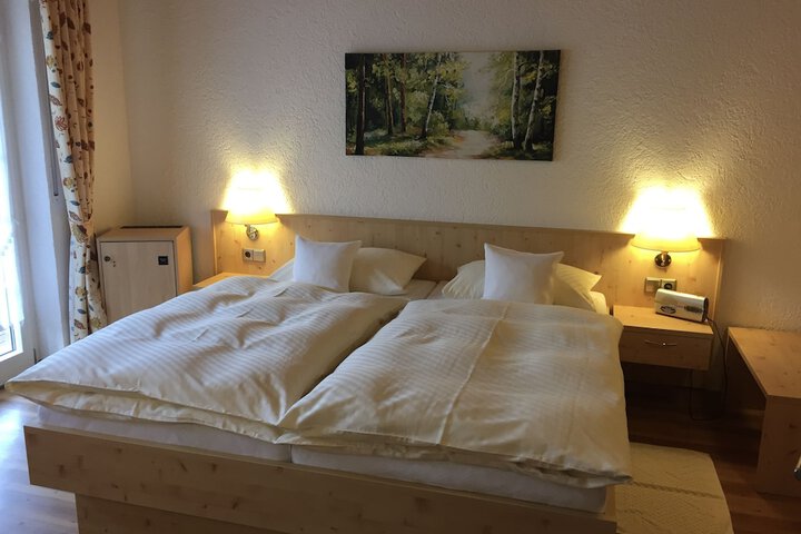 Room 2 of 42
