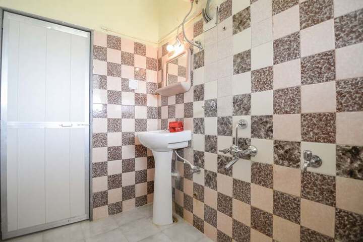 Room 12 of 21
