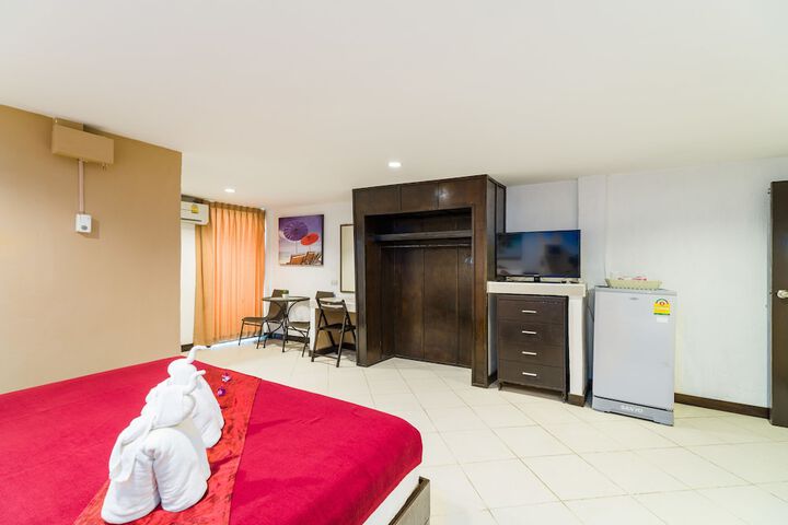 Room 8 of 40