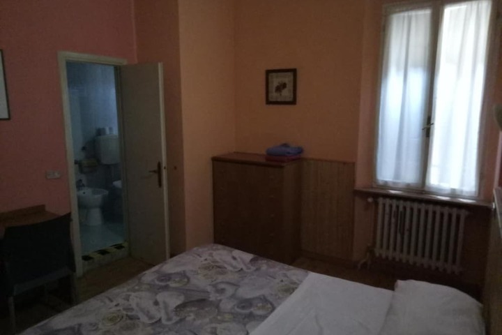 Room 9 of 36