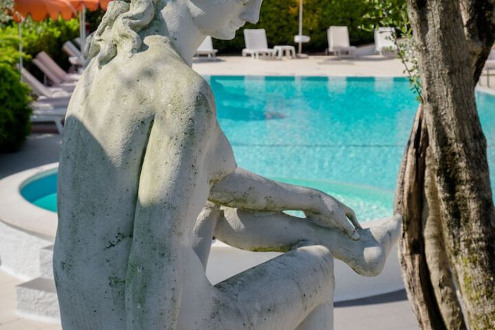 Pool Hotel