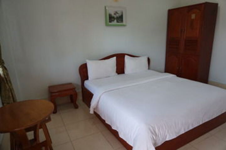 Room 9 of 27