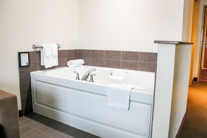 Private spa tub