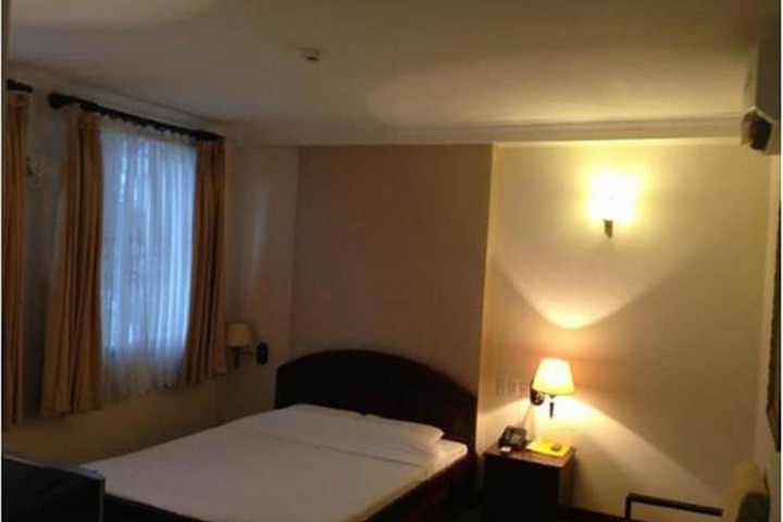 Room 5 of 28