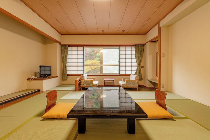 Room 11 of 46