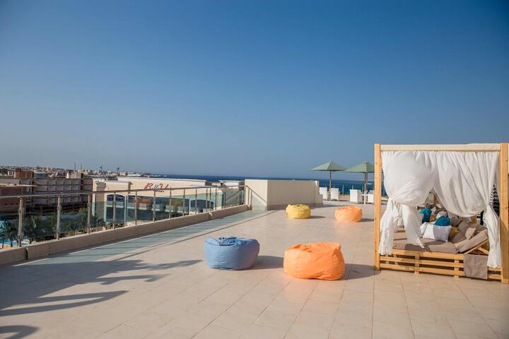 Sundeck 280 of 307