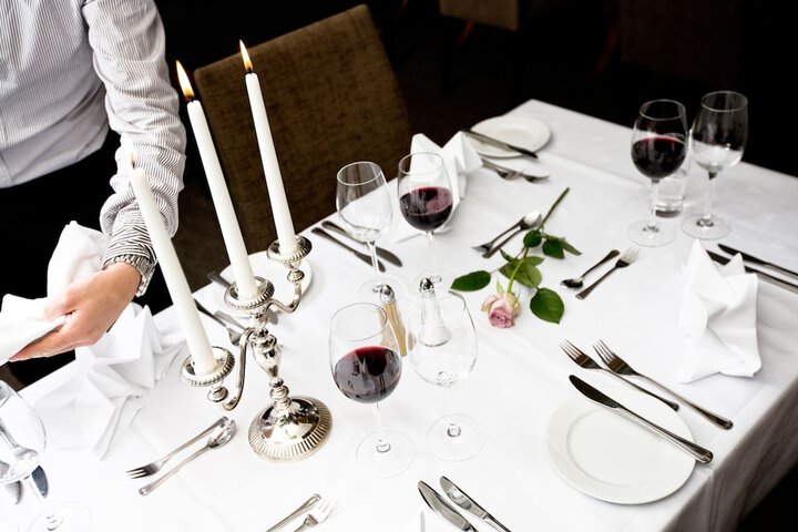 Dining 28 of 52