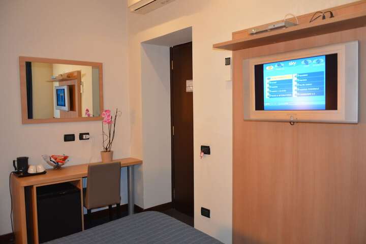 Room 5 of 56
