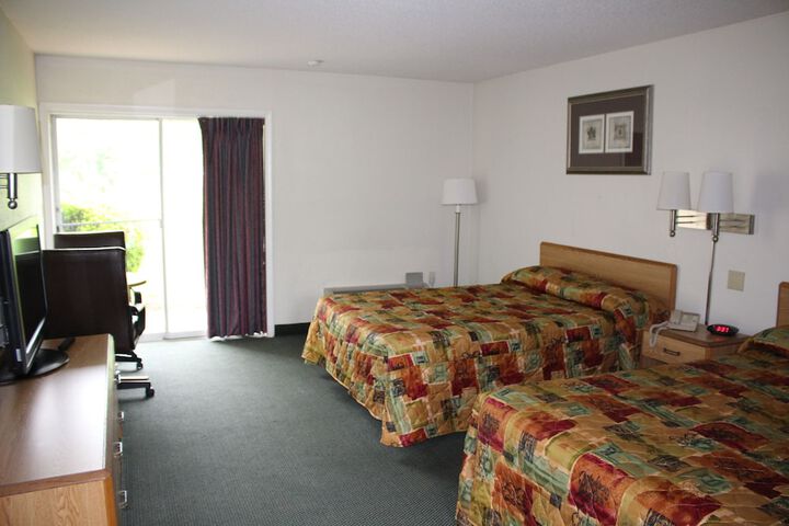 2 Double Beds (2 of 10)