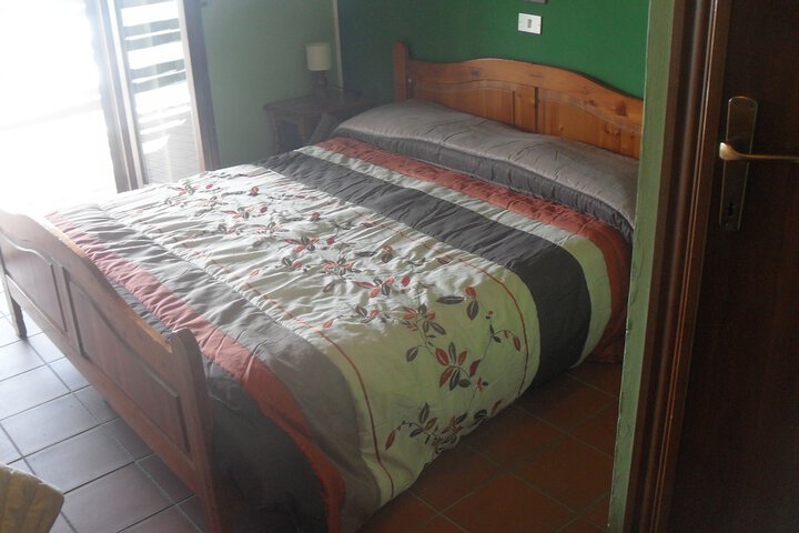 Room 2 of 20