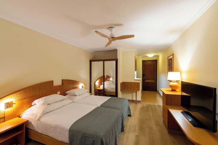 Room 14 of 42