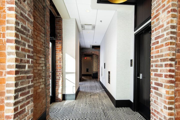 Ballroom/Hall 32 of 34
