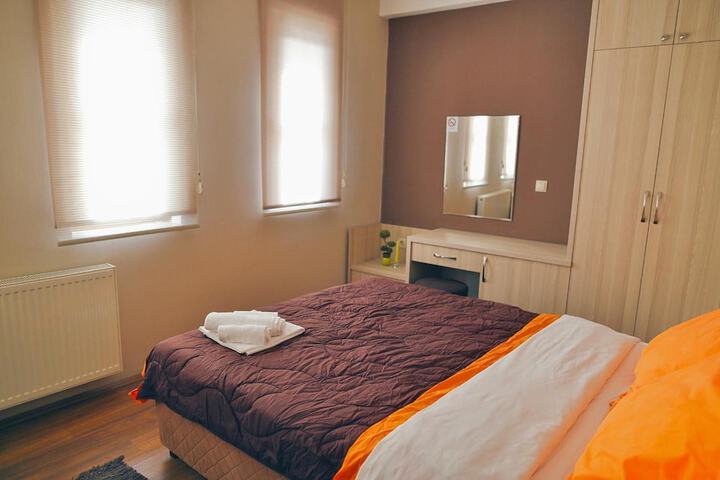 Room 9 of 46