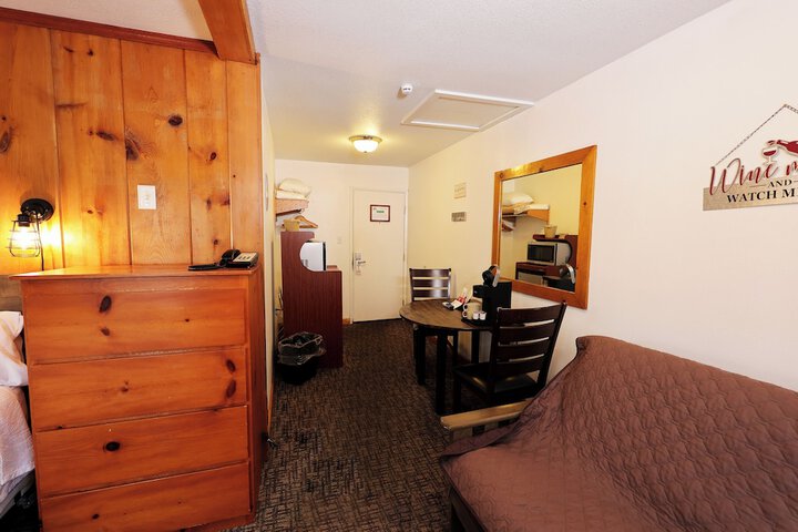 Room 151 of 341