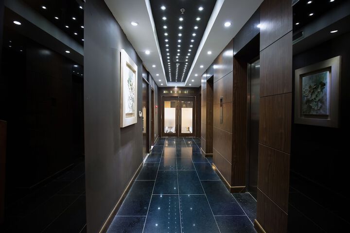 Ballroom/Hall 64 of 74