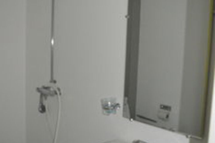 Room 4 of 70
