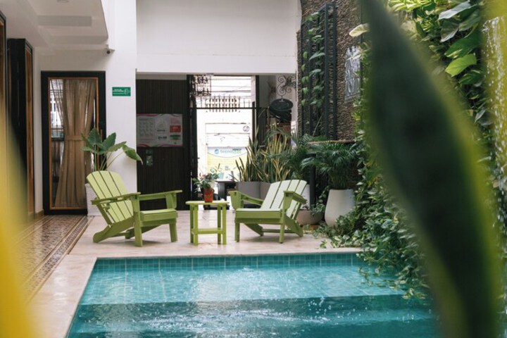 Pool 21 of 26