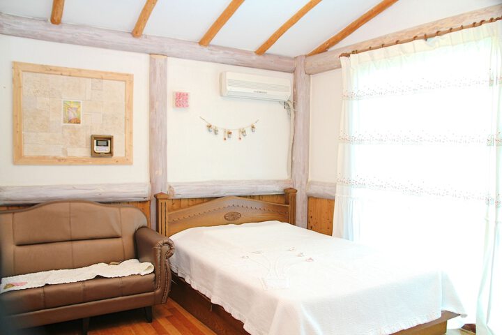 Room 8 of 37