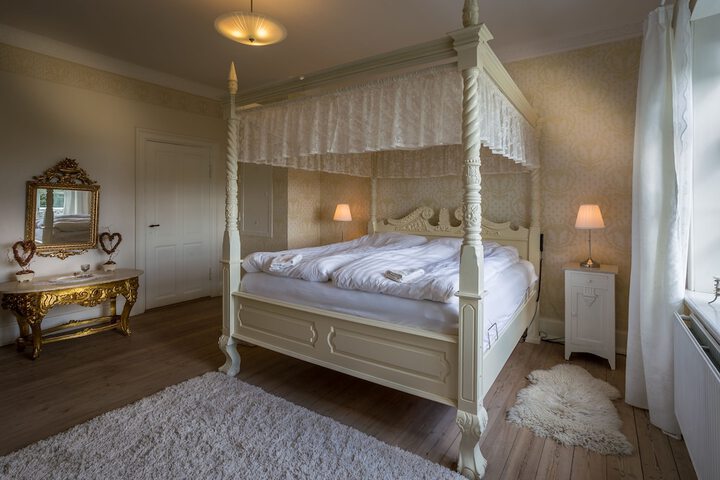 Room 7 of 60