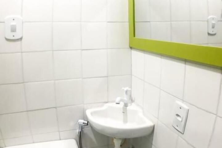 Room 8 of 33