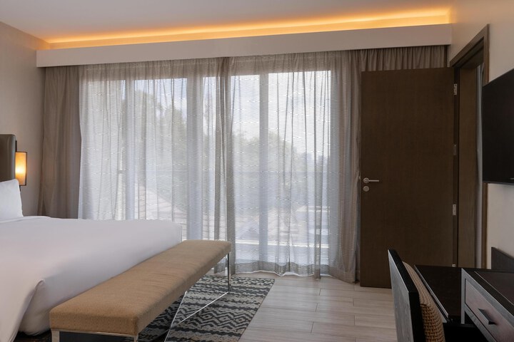Room 51 of 139