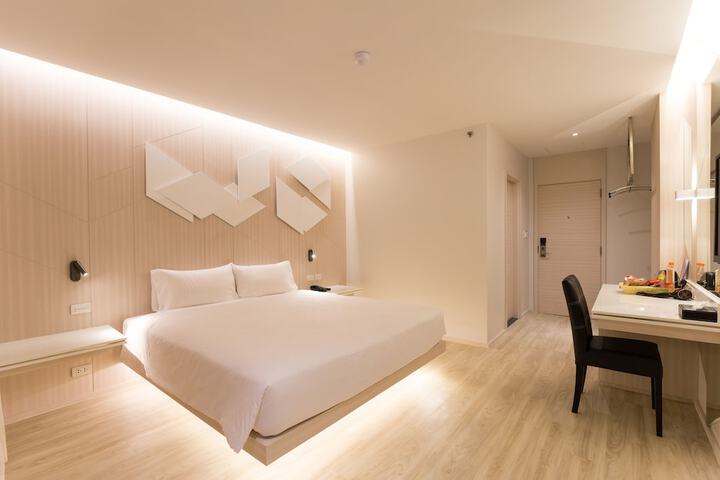 Room 21 of 61