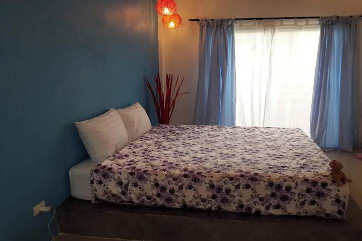 Room 7 of 76