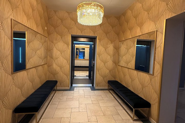 Ballroom/Hall 45 of 48