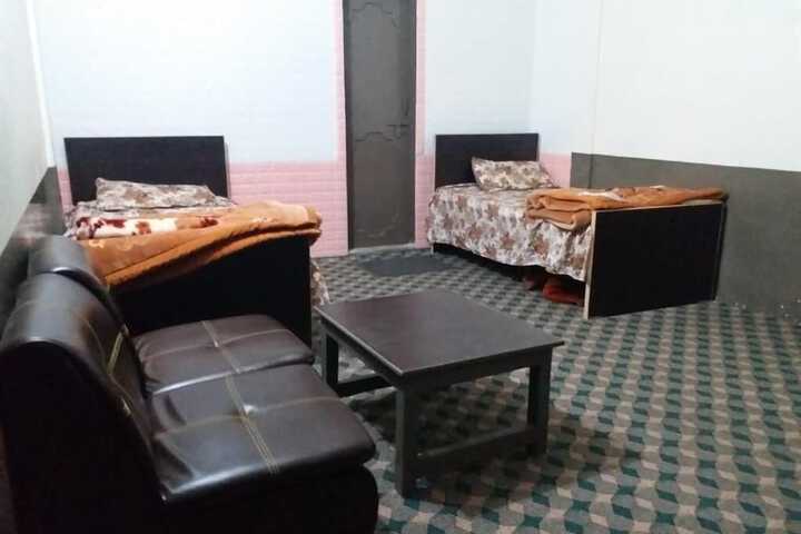 Room 5 of 9