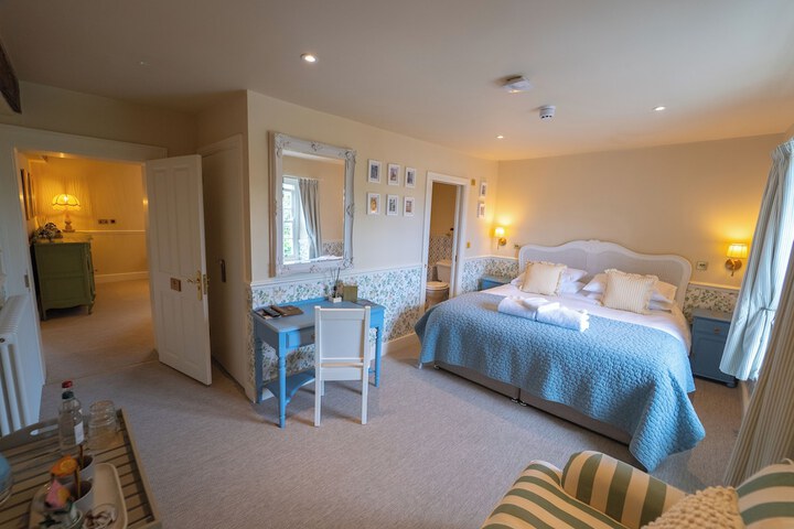 Room 16 of 116