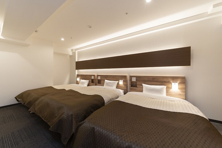 Room 9 of 62