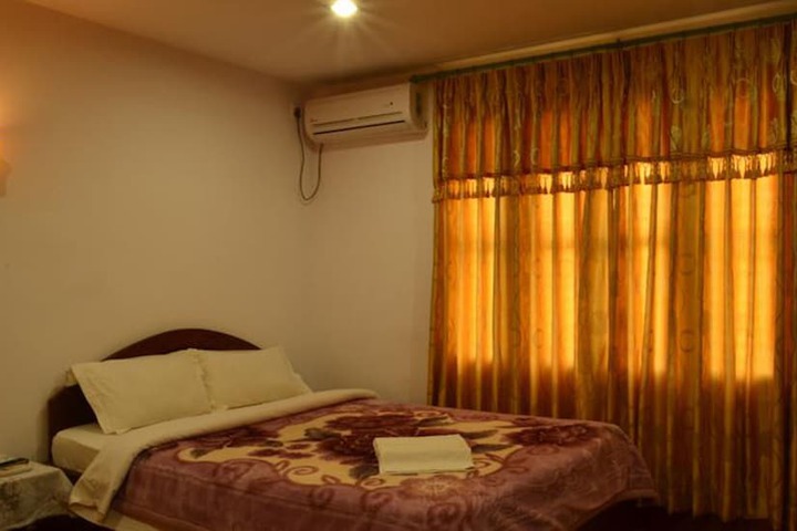 Room 6 of 36