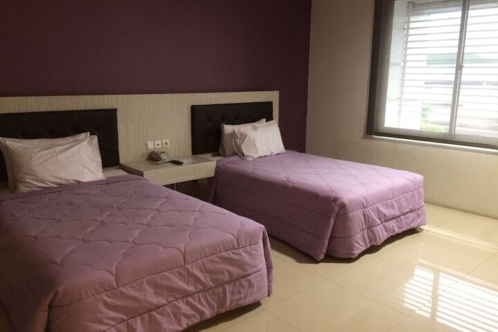 Room 3 of 21