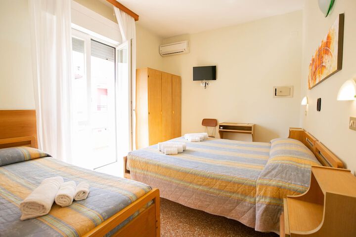 Room 12 of 71