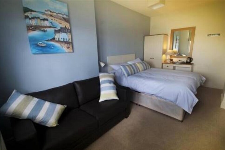 Room 11 of 22