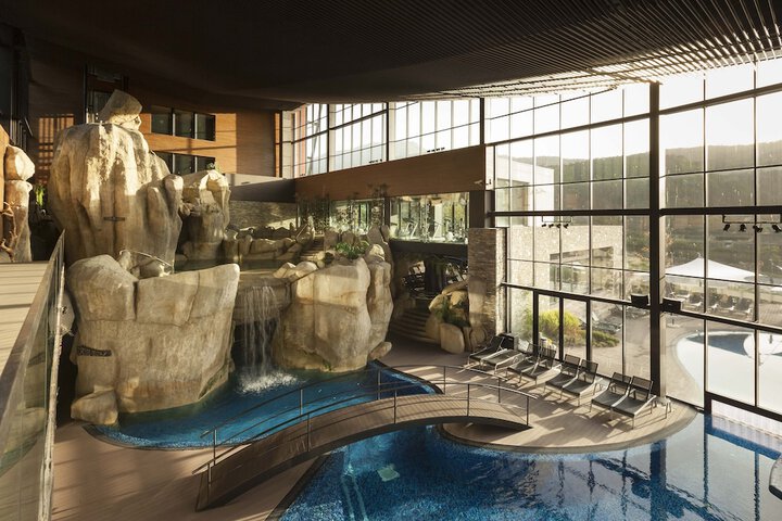 Pool Hotel