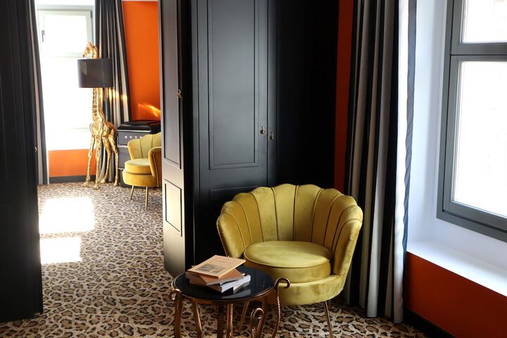 Room 25 of 54