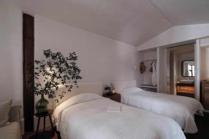 Li Jiang Ancient City Wide-Up Hotel in Lijiang