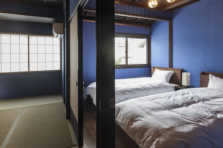 Room 42 of 111