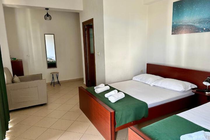 Room 32 of 69