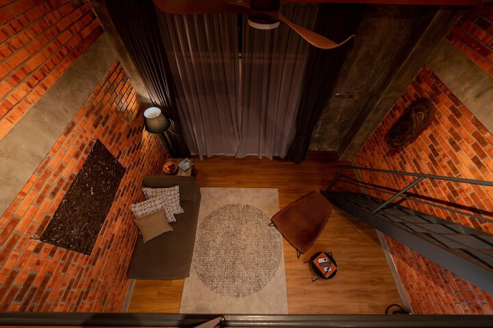 Room 19 of 120
