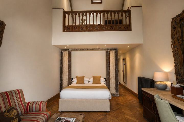 Room 15 of 124